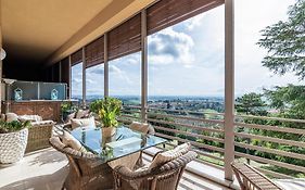 Porta Tufi Luxury Apartment With Private Parking!