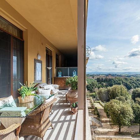 Porta Tufi Luxury Apartment With Private Parking! Siena Esterno foto